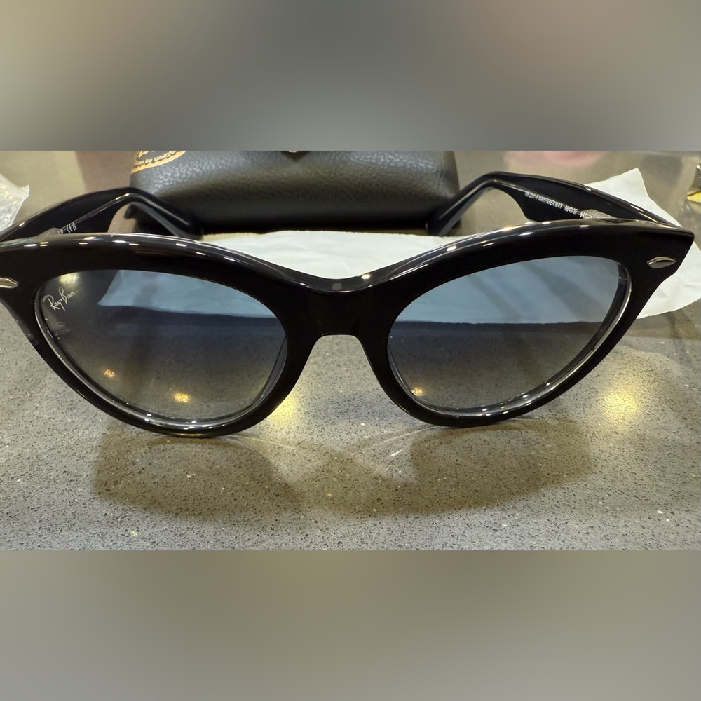 Ray-Ban Classic Black Wayfarer Way Unisex Sunglasses. New! - Picture 2 of 8